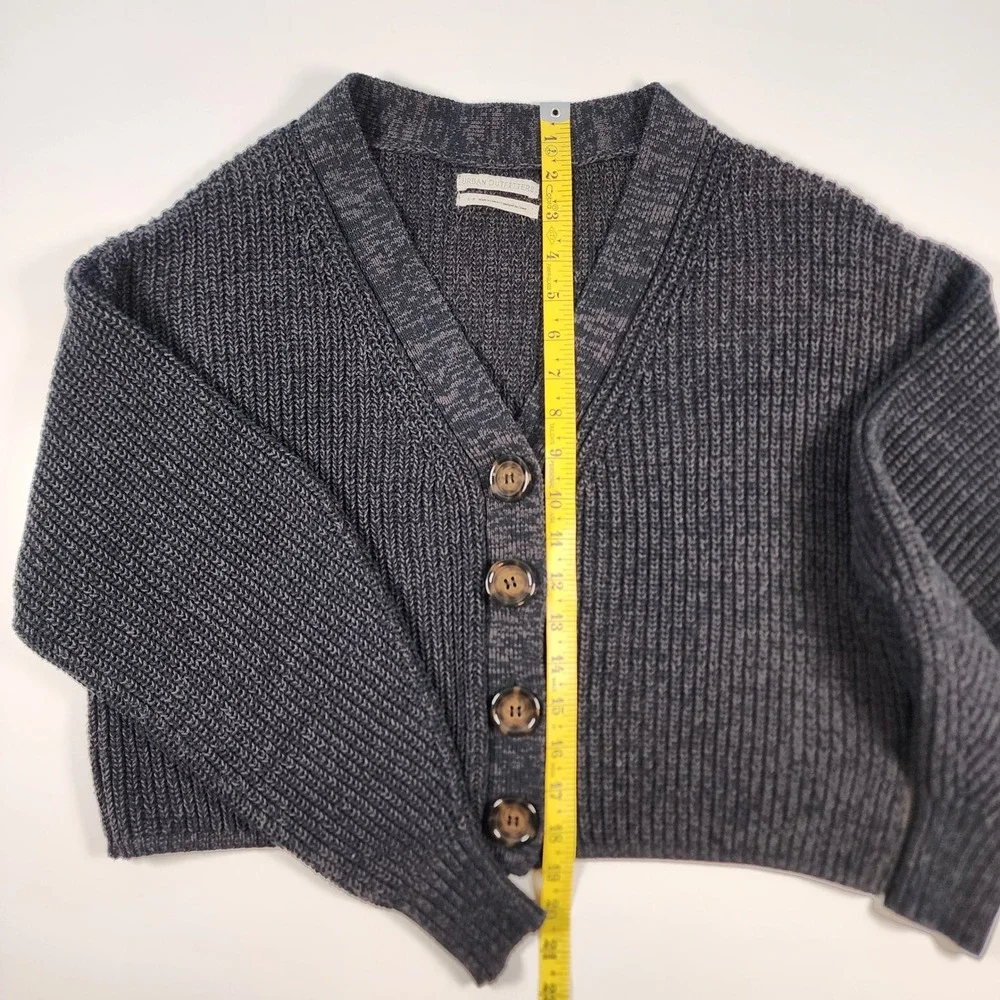 Urban Outfitters Women's Chunky Knit Cropped Grandpa Cardigan Minimalist Size S‎